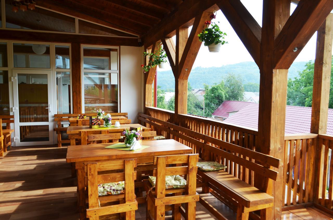 Golden Palace Dubove Bagian luar foto