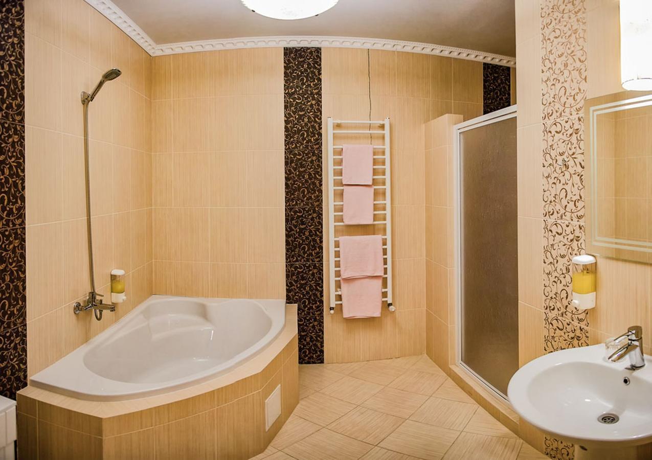 Golden Palace Dubove Bagian luar foto